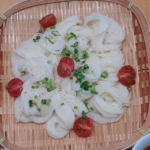 ミニトマトと小ねぎを散りばめたそうめんの画像